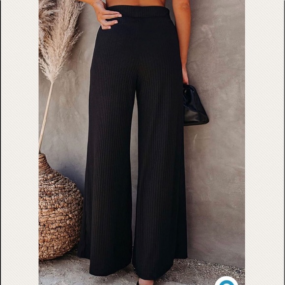 Pants - Ribbed adorable flowy pants!